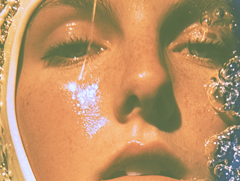 Sunscreen Flashback: Why You Look White in Flash Photos